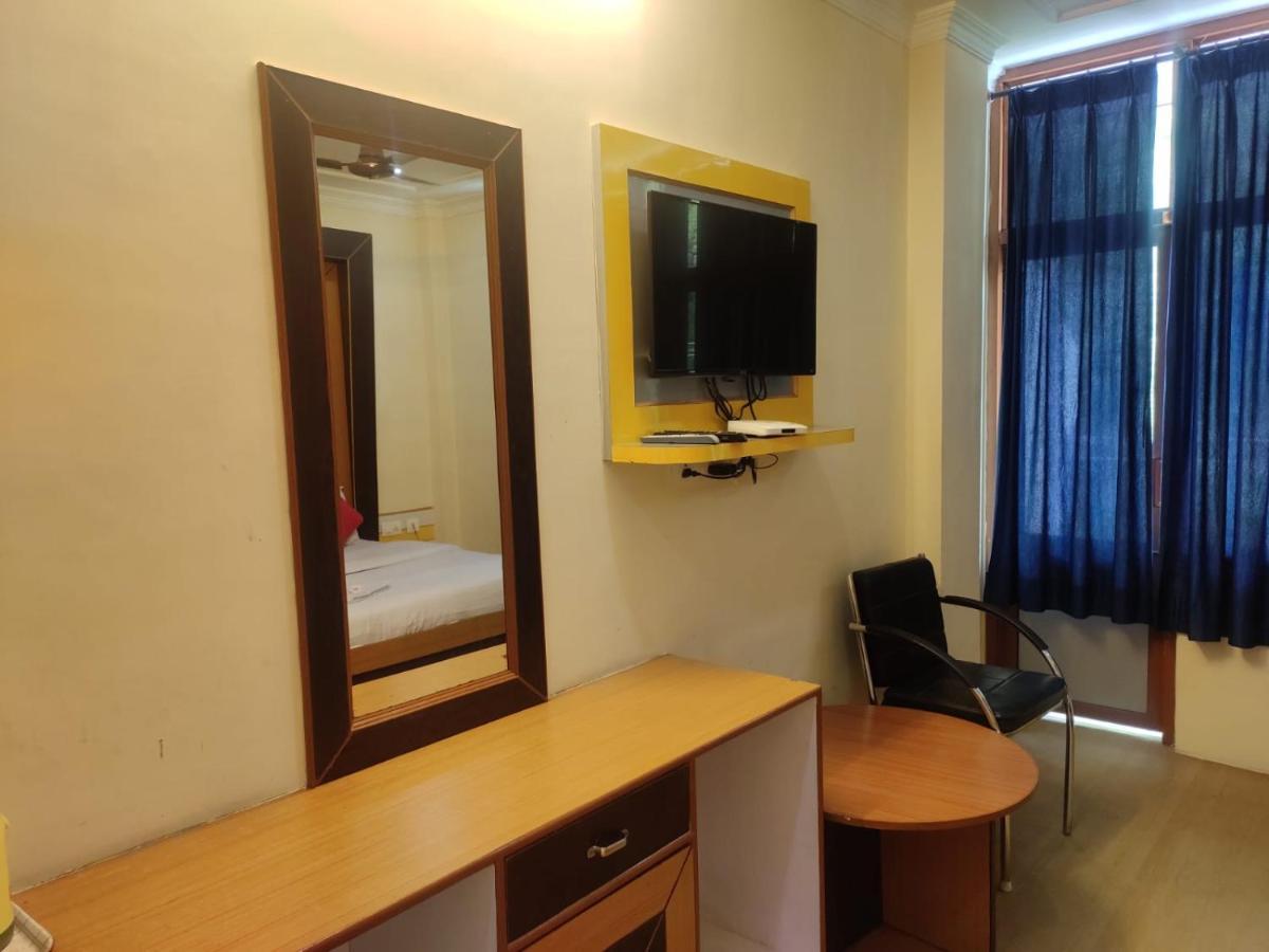 Hotel Amandeep Dharamshala Exterior photo