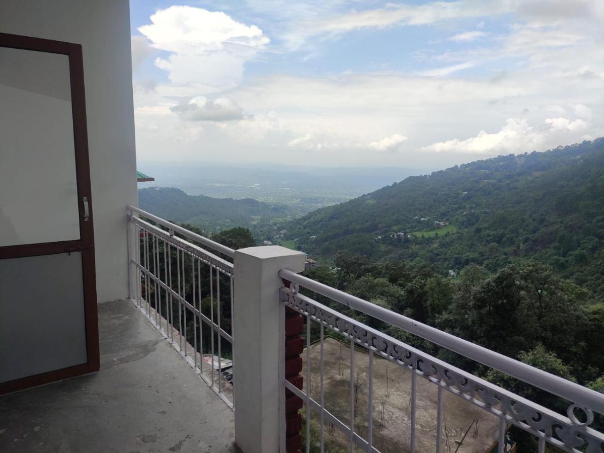 Hotel Amandeep Dharamshala Exterior photo